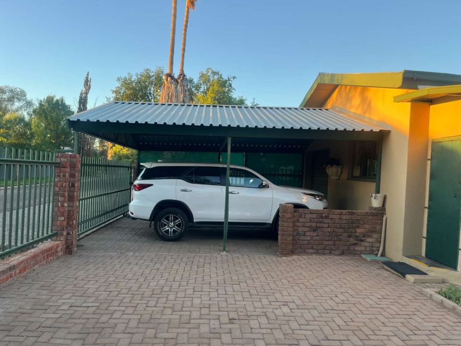 3 Bedroom Property for Sale in Flora Park Northern Cape